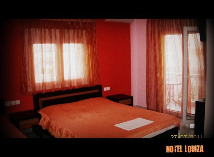 Hotel Louiza Paralía Exteriör bild