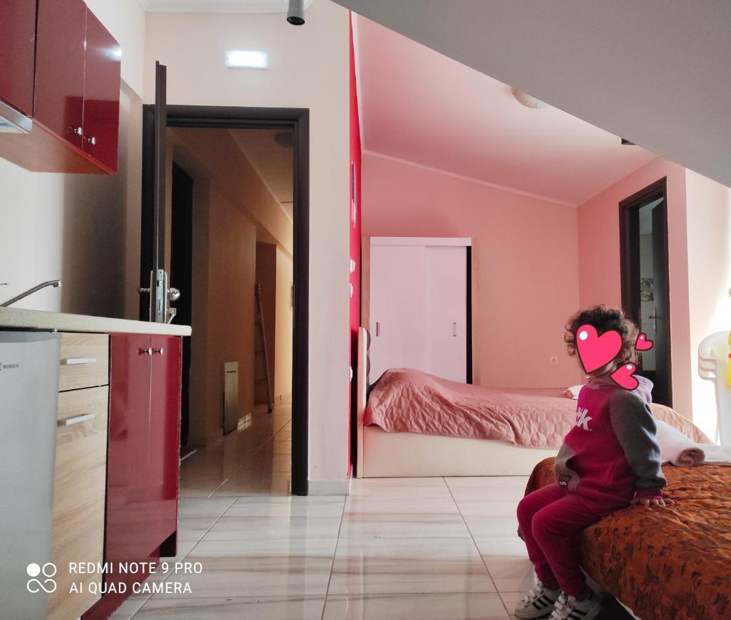 Hotel Louiza Paralía Rum bild